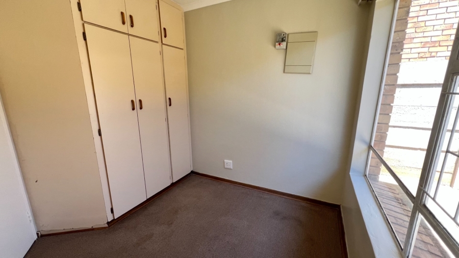 2 Bedroom Property for Sale in Langenhovenpark Free State